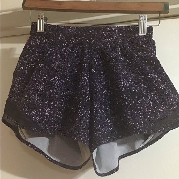lululemon athletica Pants - Lululemon hotty hot short 2 lululemon athletica Pants - Lululemon hotty hot short 2